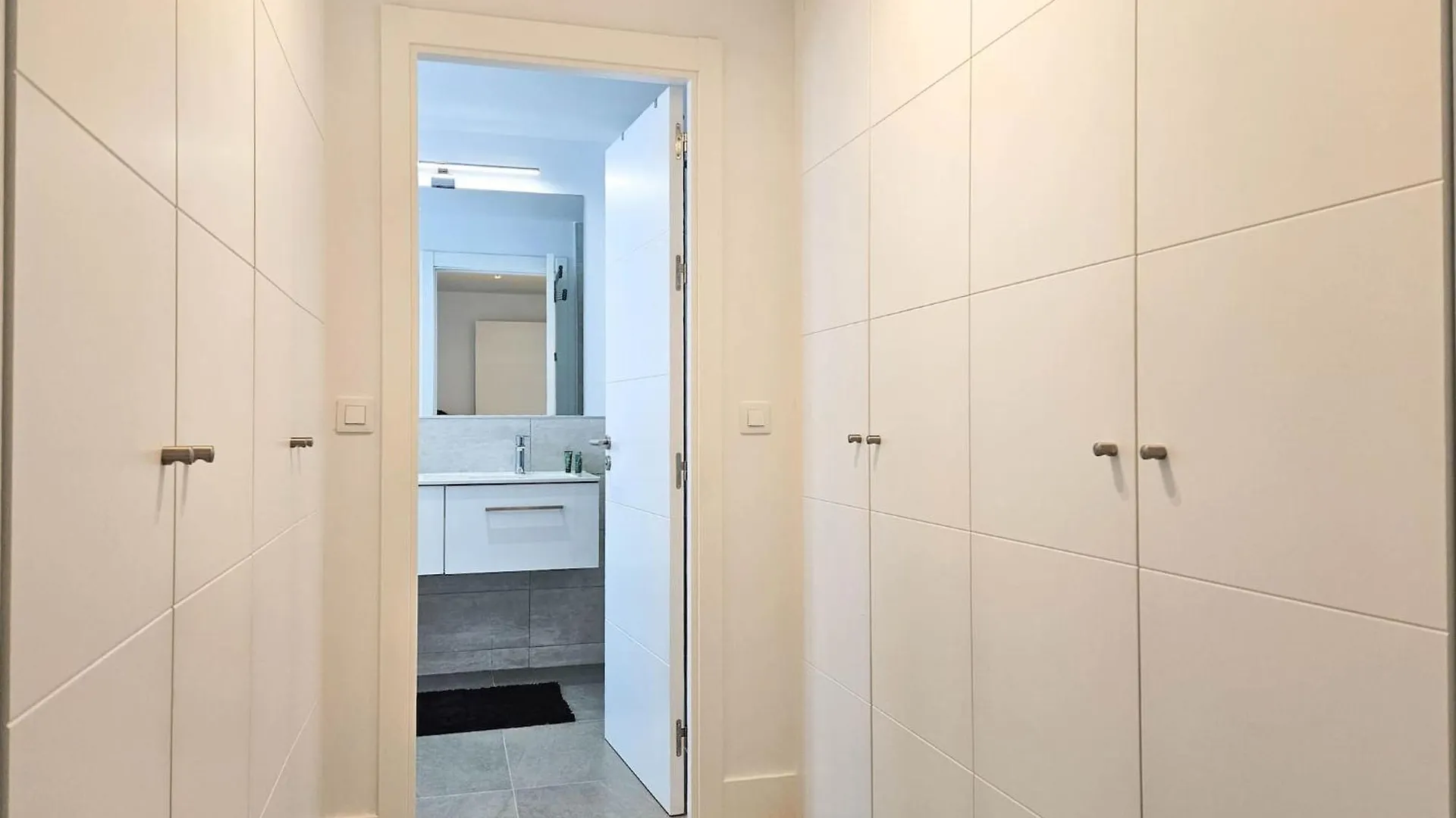 Modern 3 Bedroom Apartment With Amazing Facilities Manilva