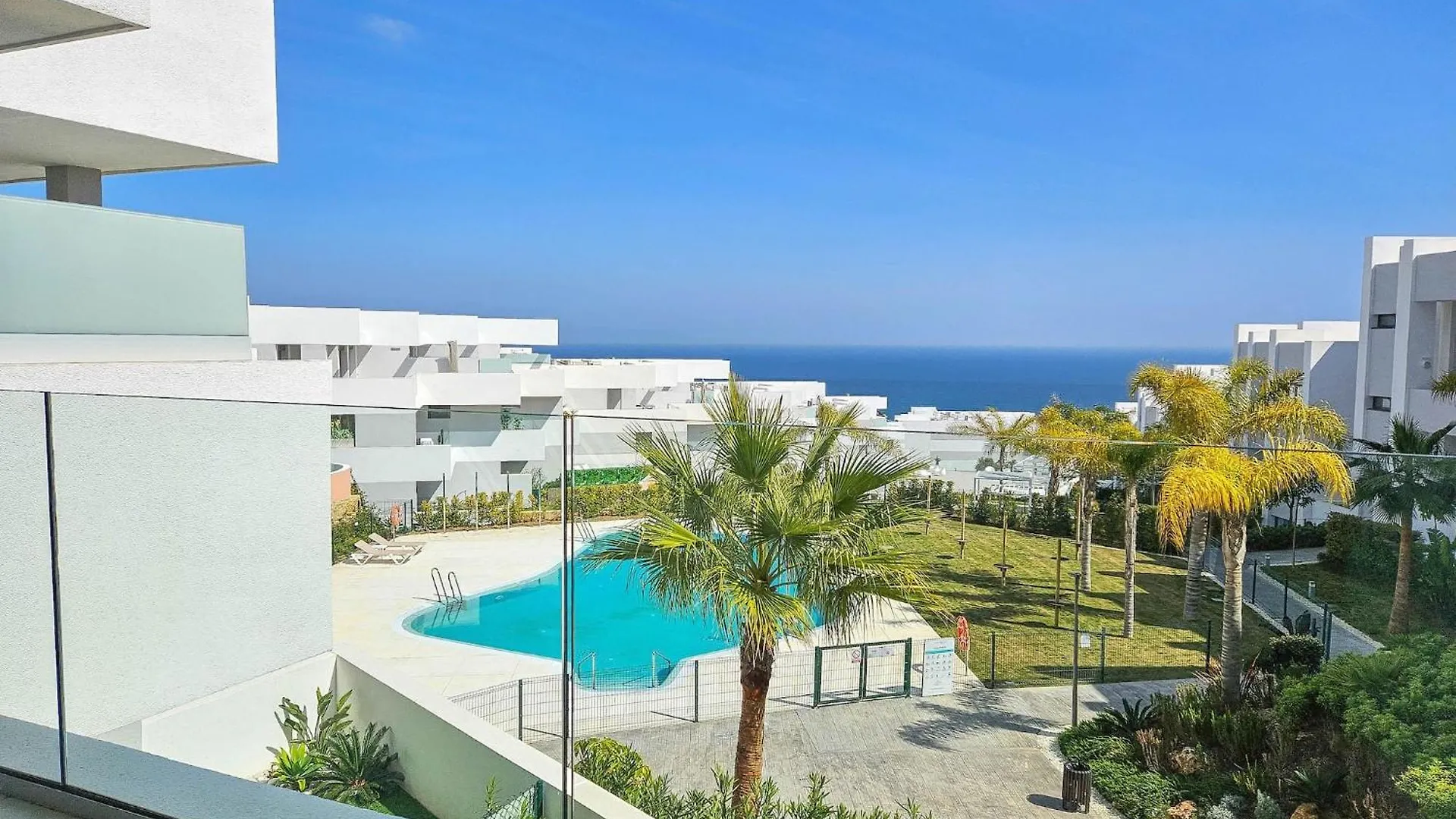 Modern 3 Bedroom Apartment With Amazing Facilities Manilva