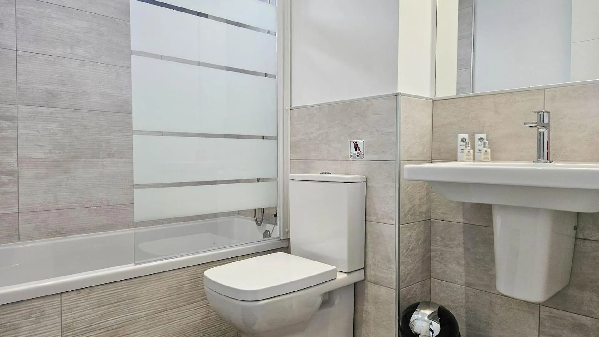 Modern 3 Bedroom Apartment With Amazing Facilities Manilva Spain