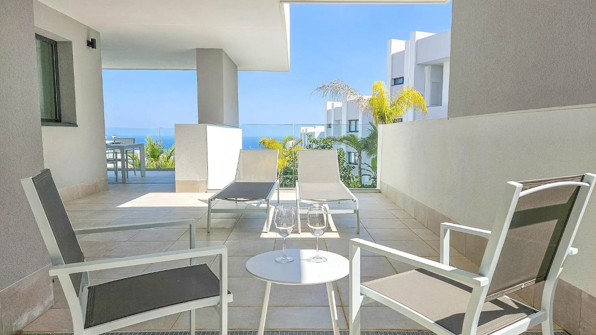 Modern 3 Bedroom Apartment With Amazing Facilities Manilva Spain