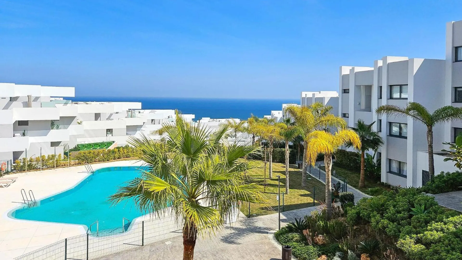 Modern 3 Bedroom Apartment With Amazing Facilities Manilva