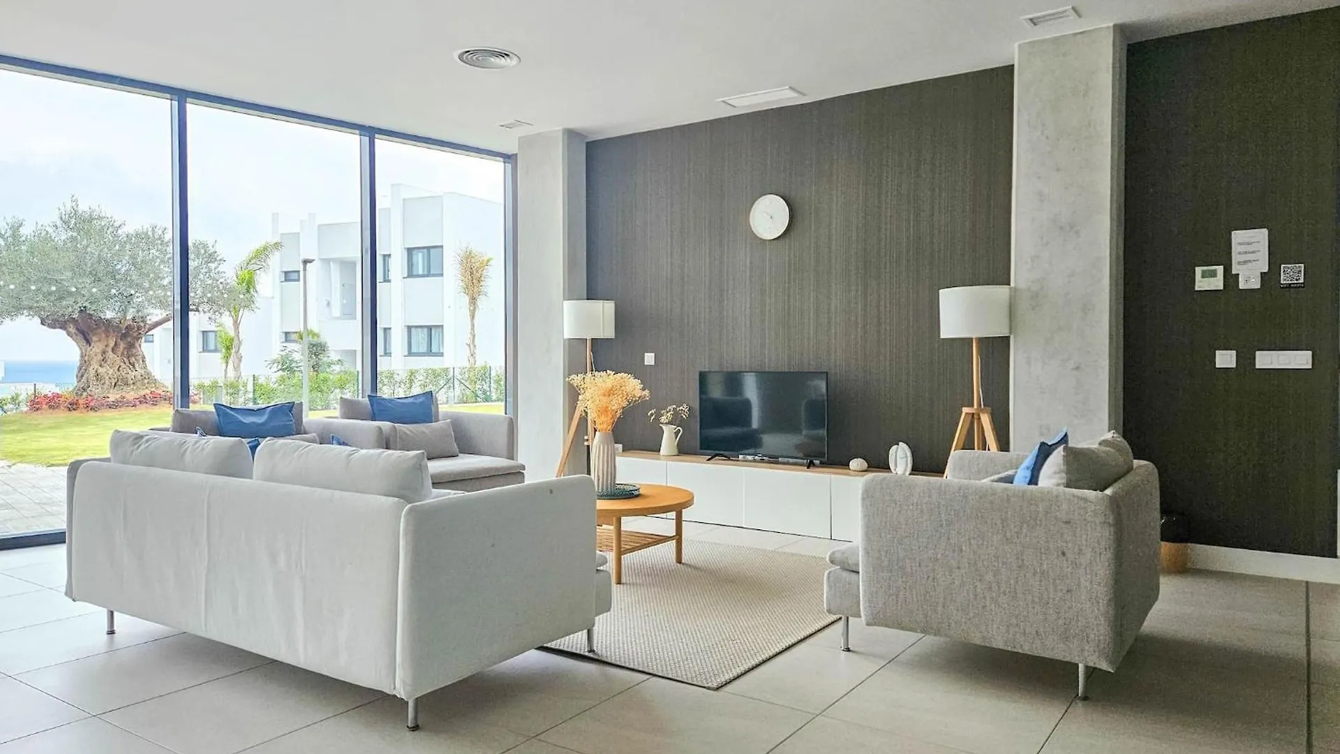 Modern 3 Bedroom Apartment With Amazing Facilities Manilva Spain