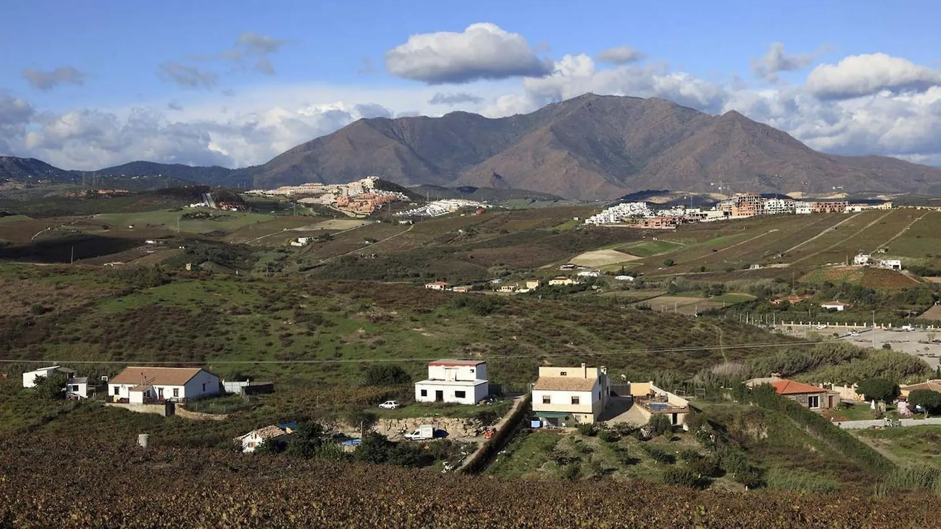 Modern 3 Bedroom Apartment With Amazing Facilities Manilva